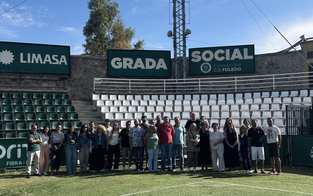 El CD Toledo entrega los abonos de la Grada Social a 23 entidades sociales para la temporada 2026/27